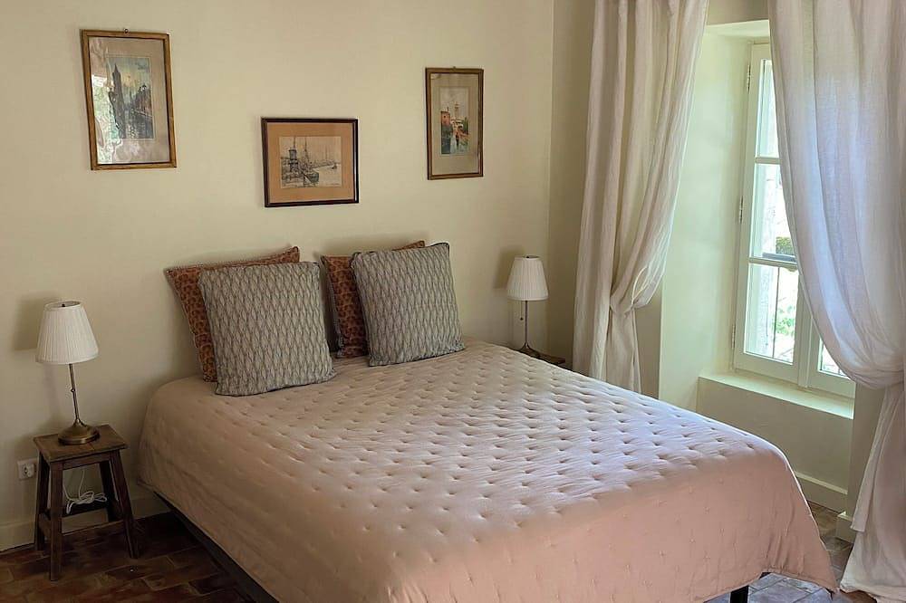 Wunderschöne Bastide in der Provence mit Swimmingpool, Tennisplatz und Jacuzzi in Céreste, Regionaler Naturpark Luberon