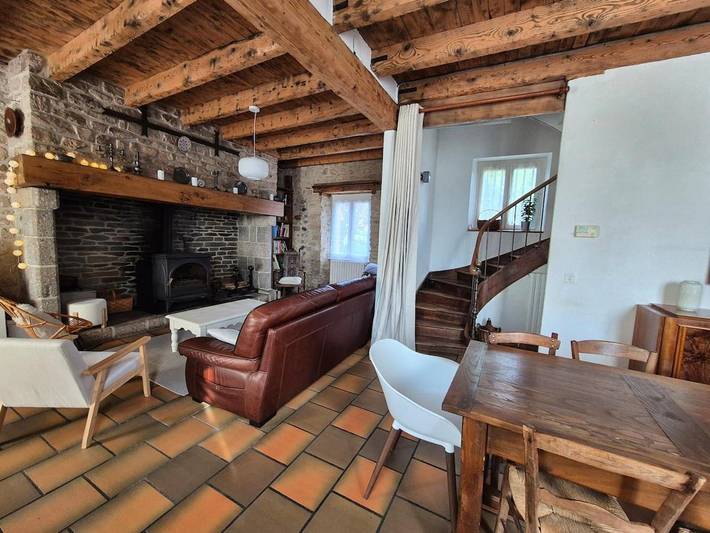 Location de vacances pour 10 personnes, avec vue ainsi que jardin et piscine à Marcolès - 2