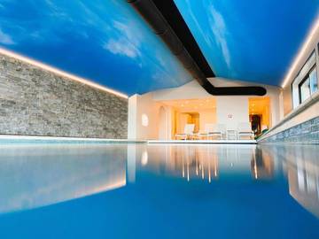 Hôtel pour 4 personnes, avec jardin et piscine ainsi que vue et sauna, animaux acceptés à La Rivière-Saint-Sauveur
