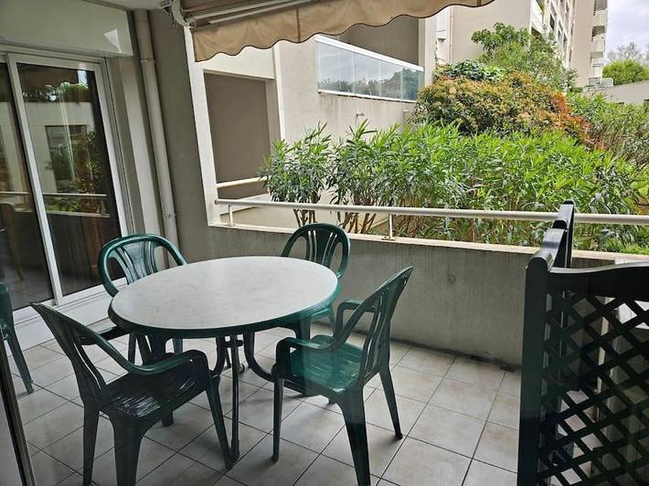 Gîte pour 4 personnes, avec balcon dans Gare D Antibes