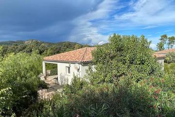 Cottage pour 8 personnes, avec balcon et jardin dans Plage De L Ovu Santu