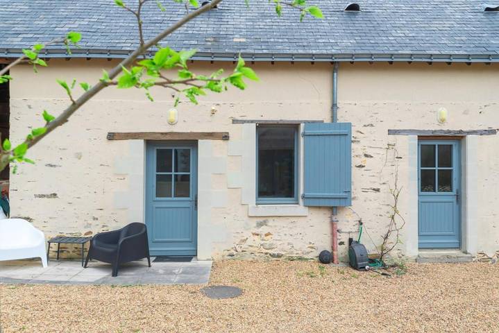 Gîte pour 4 personnes, avec terrasse et vue ainsi que piscine et jardin à Mûrs-Erigné - 2