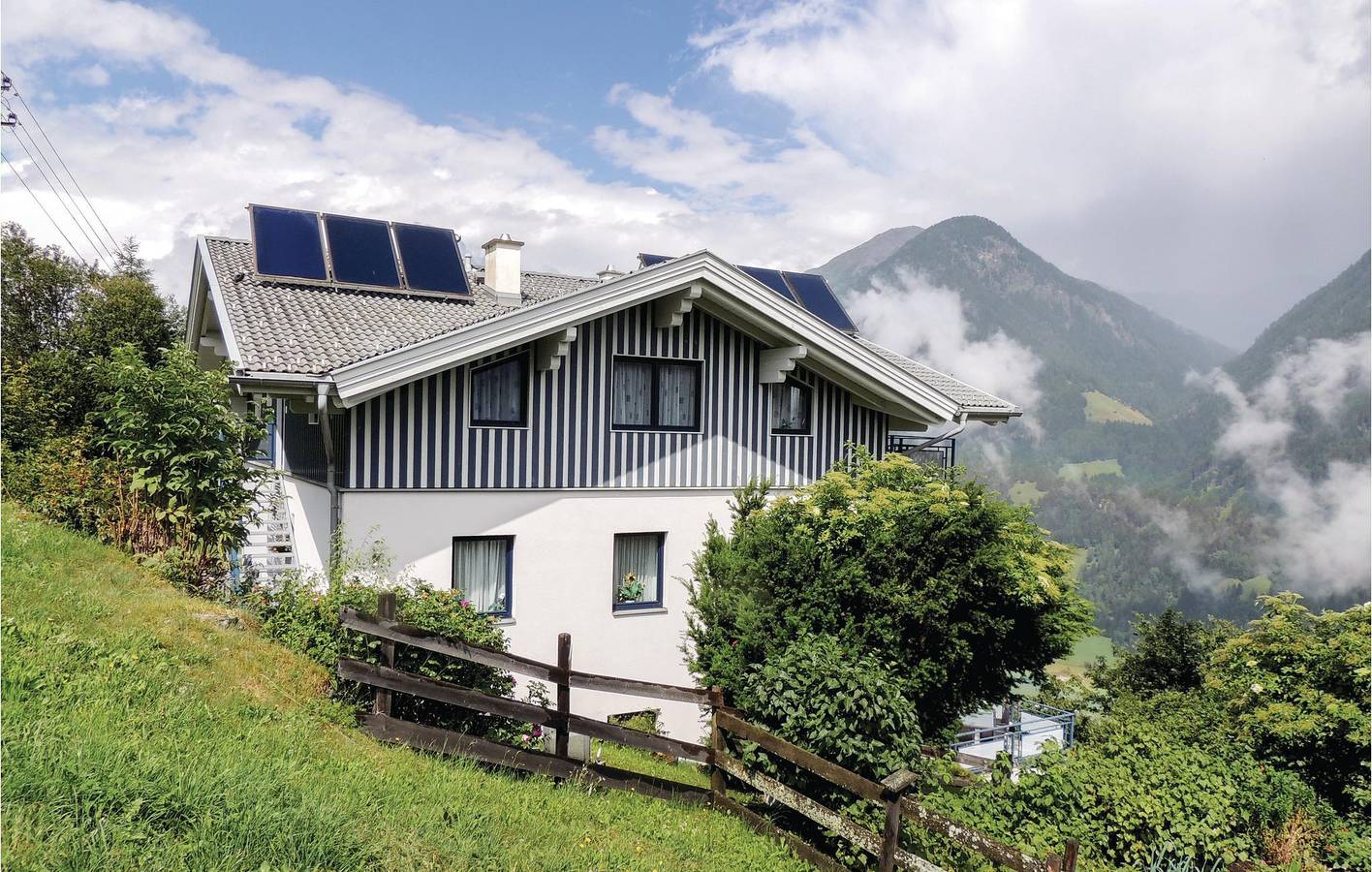 Entire holiday apartment, Holiday apartment for 4 people with terrace in Mörtschach, Oberkärnten