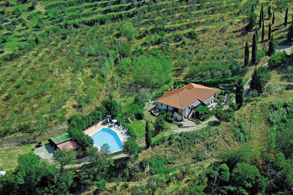 Appartamento intero, Il Trovatore, apt. con due camere in Residence Casa Lama con piscina in Castelfranco di sopra, Castelfranco Piandiscò (comune)