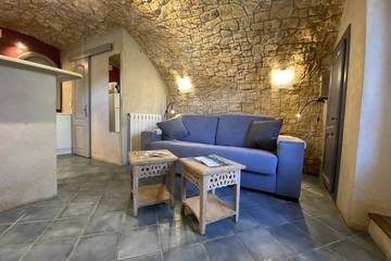 Gîte pour 2 personnes, avec jardin et terrasse à Gilette
