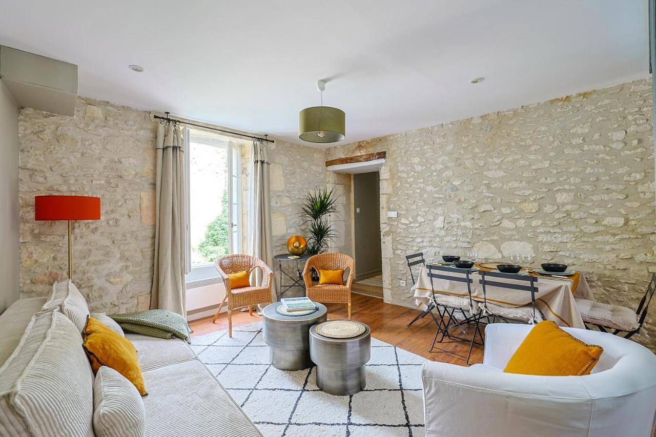 Appartement entier, Two-Bedroom Apartment in Cognac, Charente
