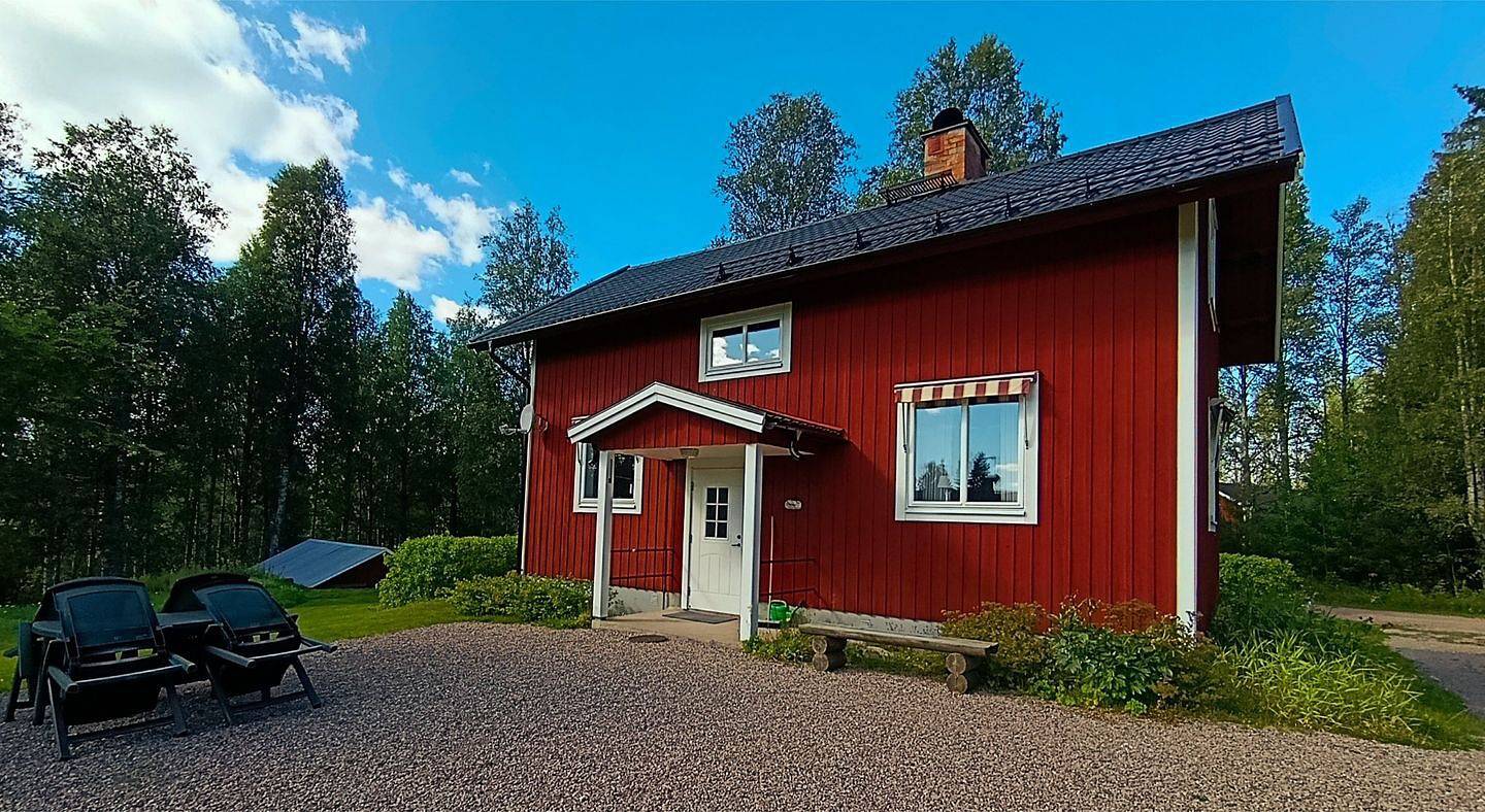 Ferienhaus zwischen Seen & Skigebiet in Dalarna – Hus Fee in Ludvika, Dalarna