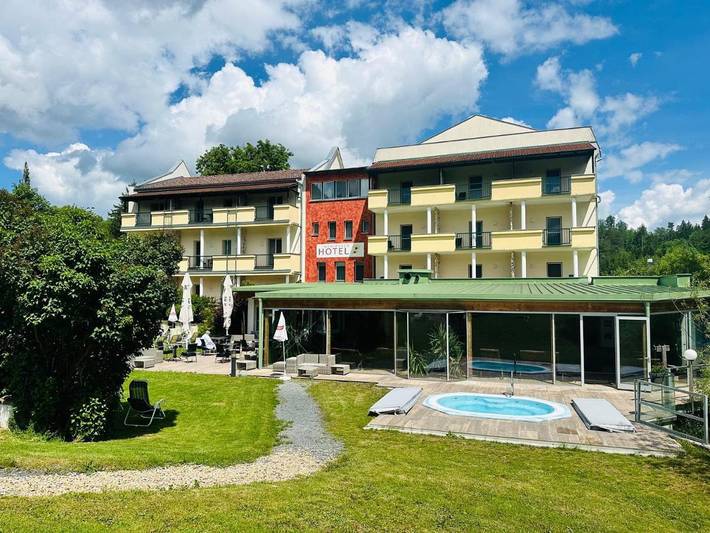 Hotel für 2 Personen, mit Pool und Garten sowie Whirlpool und Sauna, mit Haustier