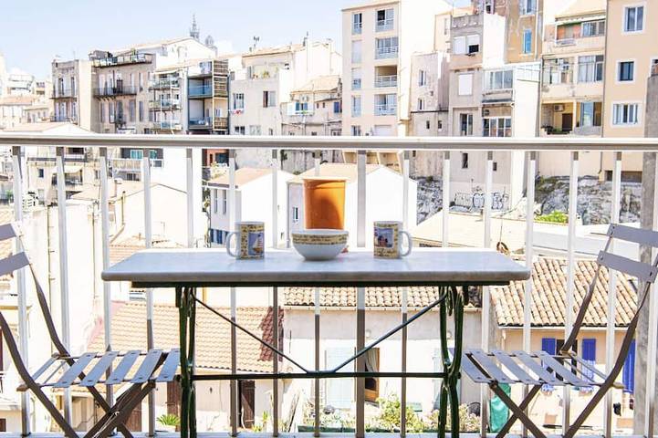 Vacation rental for 4 people, with balcony in Marseille