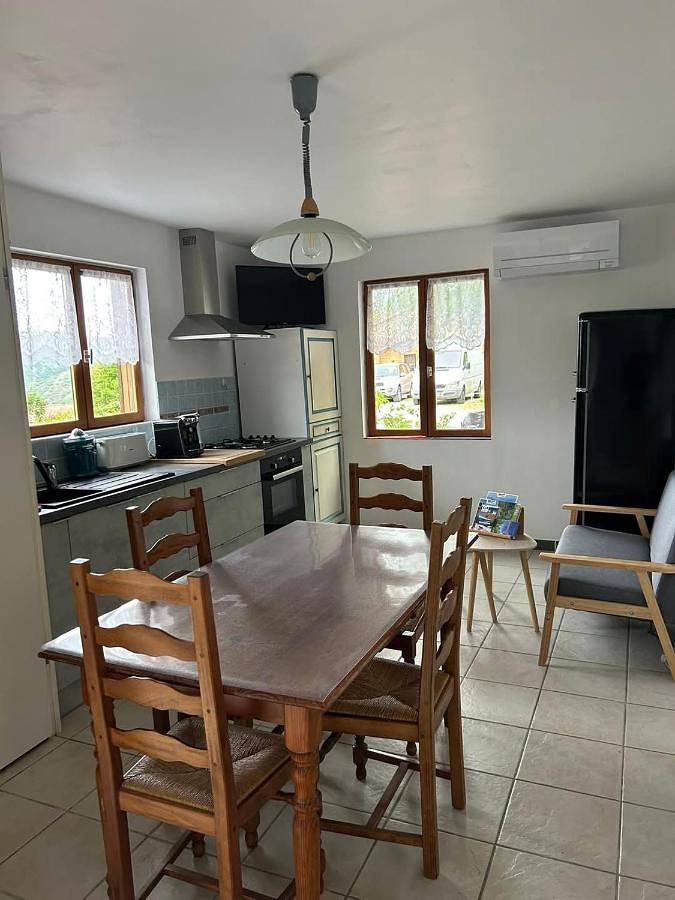 Location de vacances pour 4 personnes, avec vue et jardin, animaux acceptés dans Castanet-le-Haut - 2