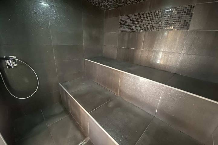 Apartamento entero, Casa 2, piscina 29 °, jacuzzi, vista al mar, playa 800 m, sauna hammam, río in Sainte-Lucie de Porto-Vecchio, Zonza
