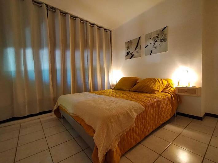 Appartement de vacances pour 6 personnes, avec terrasse et piscine à Orange