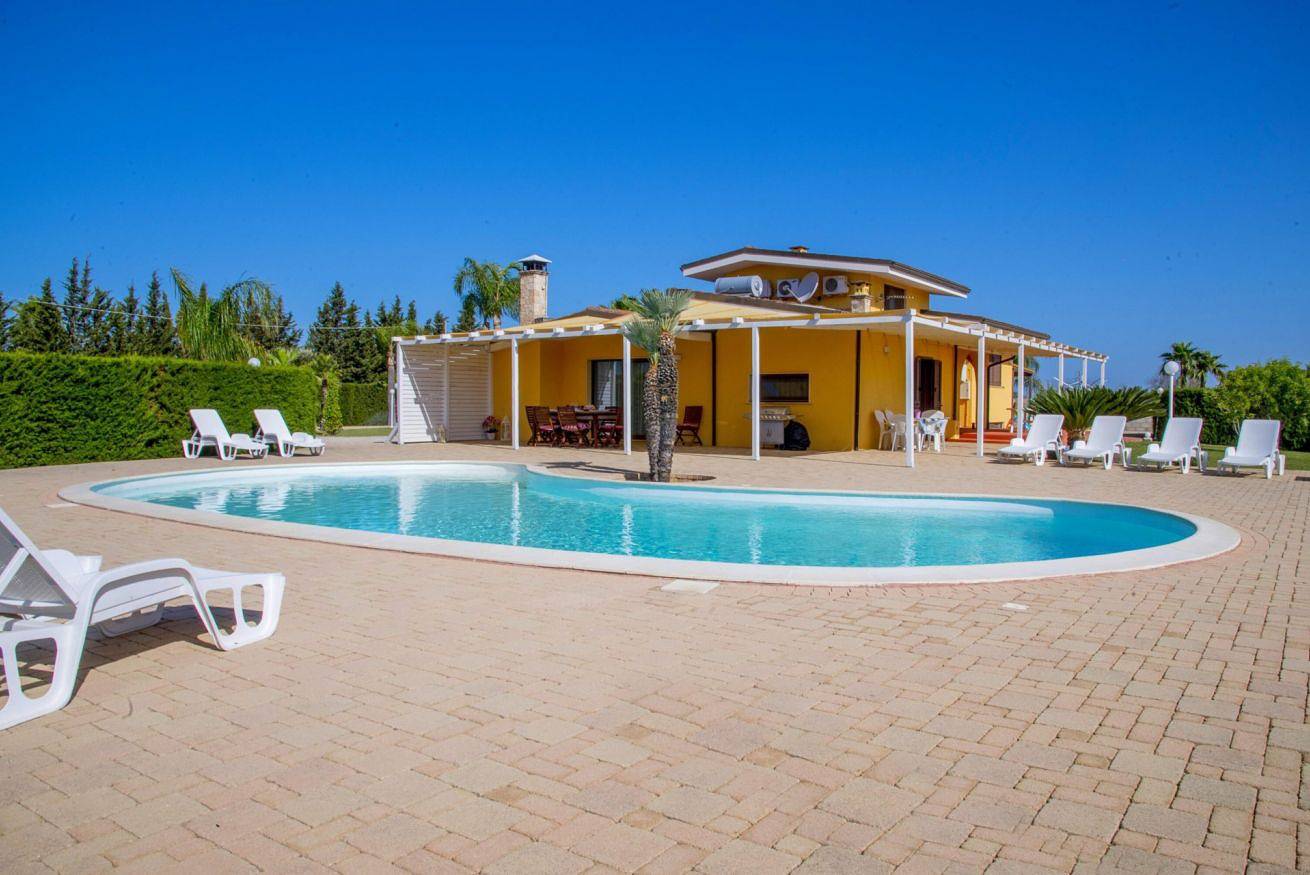 Villa Carrino by Mmega in Racale, Golf von Tarent