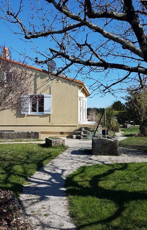 Location de 2 chambres d'hôtes - Chambre Grise Panpan in Sablonceaux, Région de Saintes