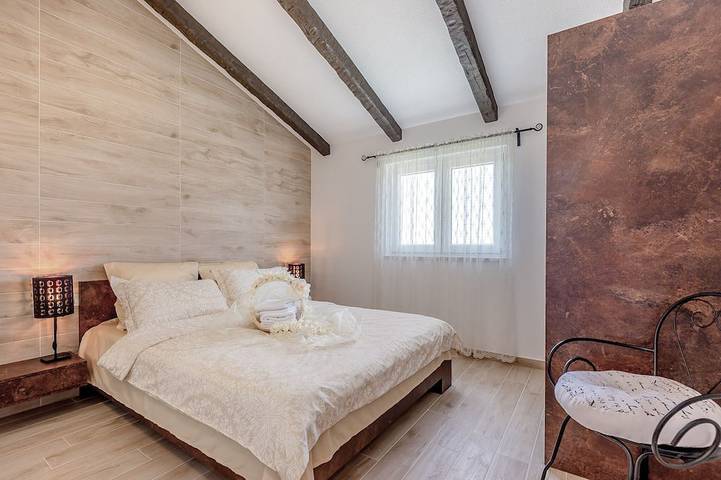 Moderne Villa Marusha mit privatem Pool in der Nähe von Porec u. Rovinj in Sveti Petar u Šumi, Zentralistrien