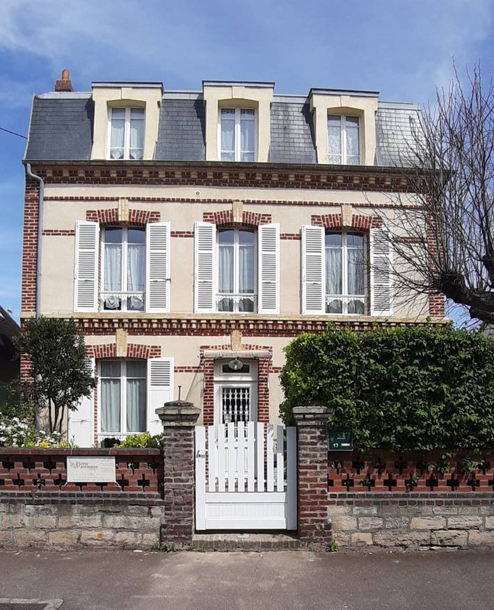 Gîte pour 9 personnes, avec jardin - 1