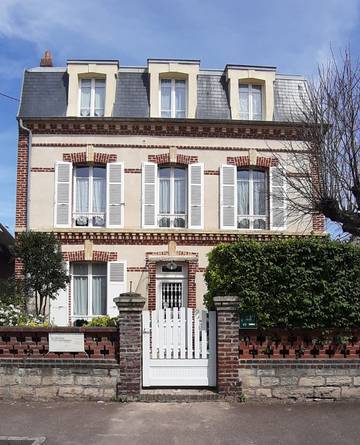 Gîte pour 9 personnes, avec jardin dans Plages du débarquement