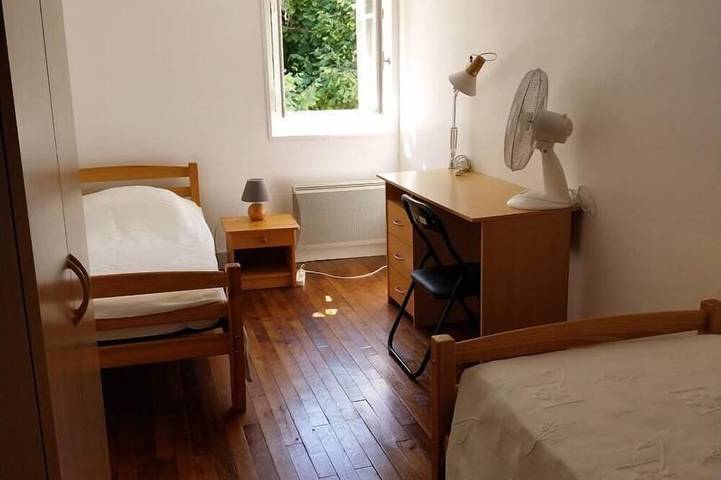 Location de vacances pour 6 personnes, avec jardin à Valdivienne - 2