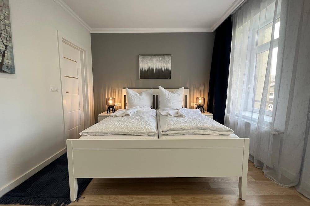 Ganze Wohnung, Dreamzzz | 130m² Designerwohnung mit 2 Bädern Gera in Gera, Ostthüringen