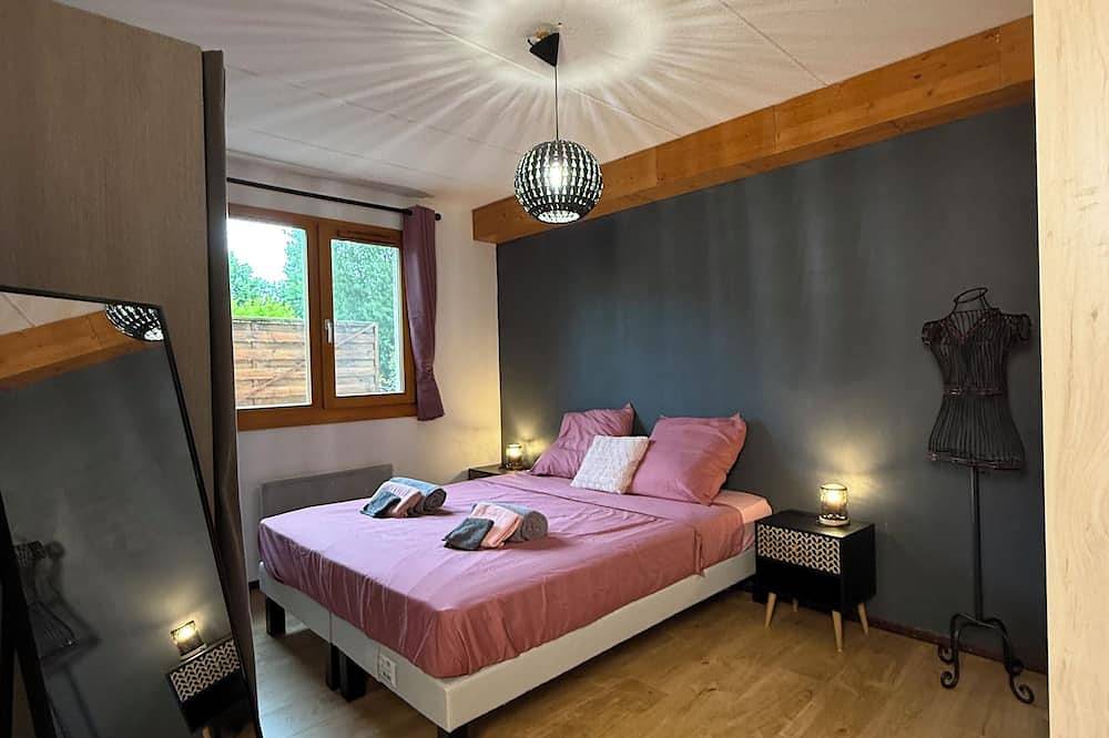 3-bedroom villa in residence with swimming pool and tennis court 45 minutes from Toulouse in Lombez, Gers