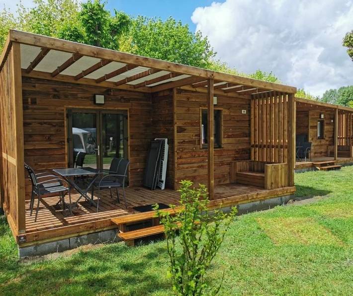 Maison pour 4 personnes, avec bassin pour enfant et jacuzzi à Coulon