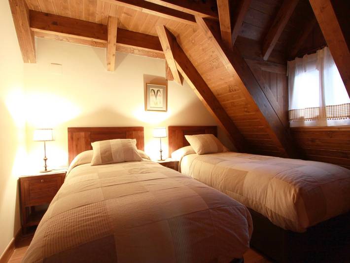 Ganze Ferienwohnung, Ferienwohnung für 8 Personen mit Balkon in Escarrilla, Sallent de Gállego