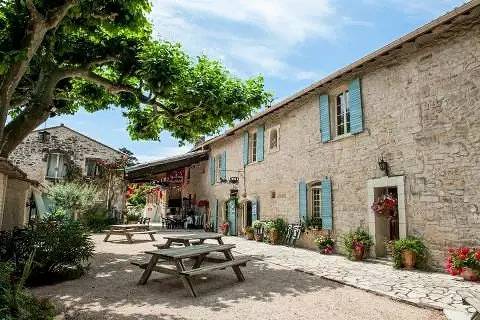 Mobil Home 2 Chambres 4 à 6 personnes - 4 pers. inclus dans le tarif in Tarascon, Région d'Arles