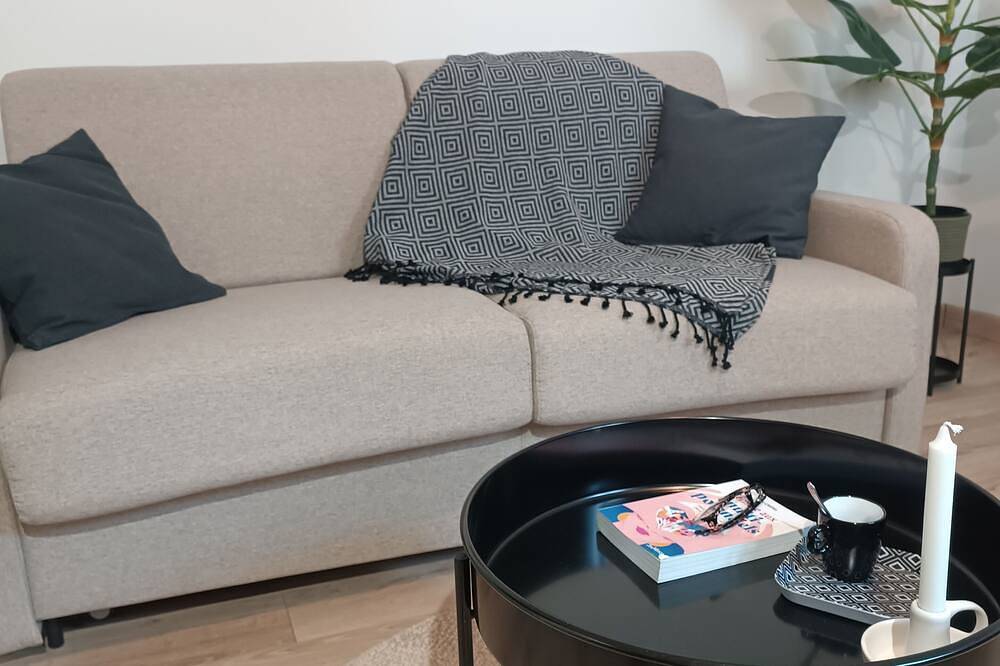 Appartement entier, Studio totalement meublé \"L'ethnique\" in Homécourt, Meurthe-et-Moselle
