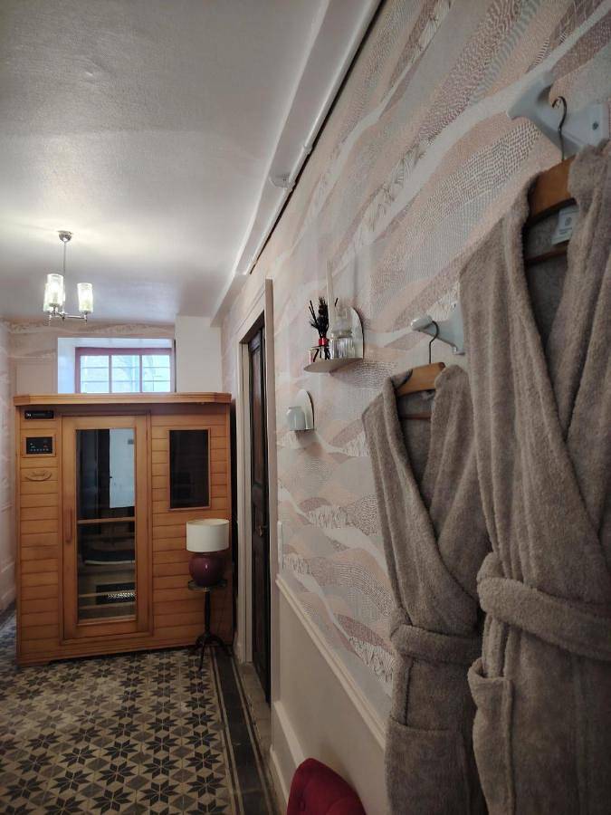 Le Relais des Roses - Chambres d'hôtes, Sauna privatisable in Vatan, Région d'Issoudun