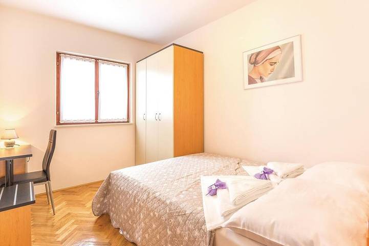 Schönes Haus in Katuni in Dalmatinisches Zagora