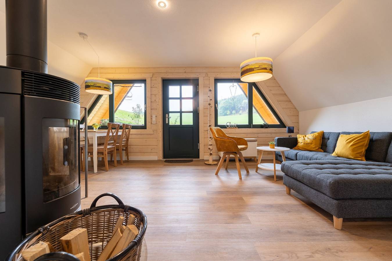 Casa de vacaciones "Log Cabin 1 con vistas a la montaña", terraza privada y Wi-Fi en Sauerland in Eslohe, Hochsauerlandkreis