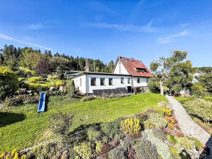 Ferienwohnung für 3 Personen, mit Terrasse und Garten sowie Ausblick in Klingenthal