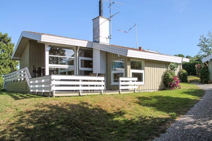 Ferienhaus mit Meerblick für 8 Personen, mit Sauna und Terrasse sowie Garten auf Langeland