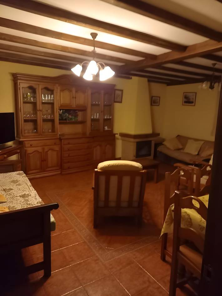Maison de campagne 'Casa Rural La Cerra' avec vue sur la montagne, jardin partagé et Wi-Fi in Navalguijo, Navalonguilla