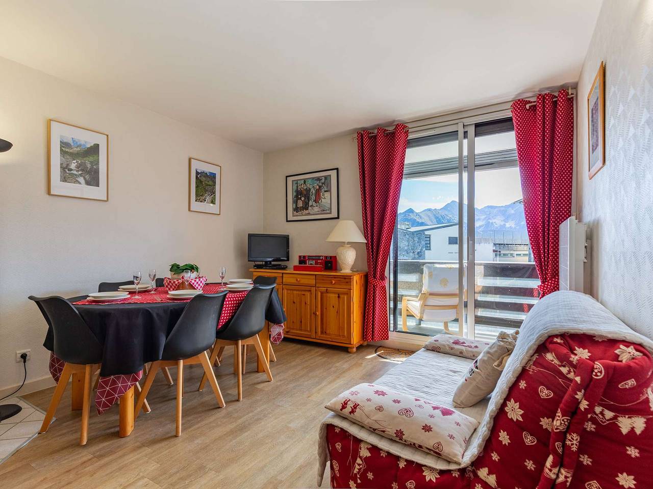 Ganze Wohnung, Charmantes Duplex 6 P. am Pla d'Adet in Saint-Lary-Soulan, Nationalpark Pyrenäen