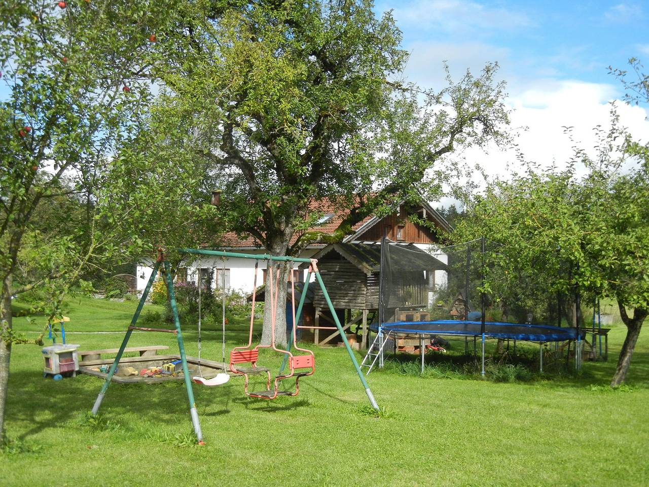 Ganze Ferienwohnung, Gilg-Kräuterhof - Ferienwohnung Sonnenschein, für 5 Personen, 70 qm, 2 sep. Schlafzimmer in Schnaitsee, Landkreis Traunstein