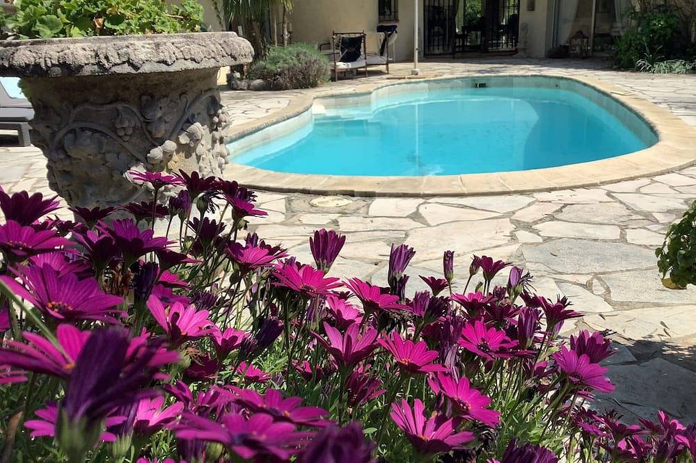 Sunny studio Cottage in private mature garden with pool, secure parking, in Vence, Mittelmeerküste (Frankreich)