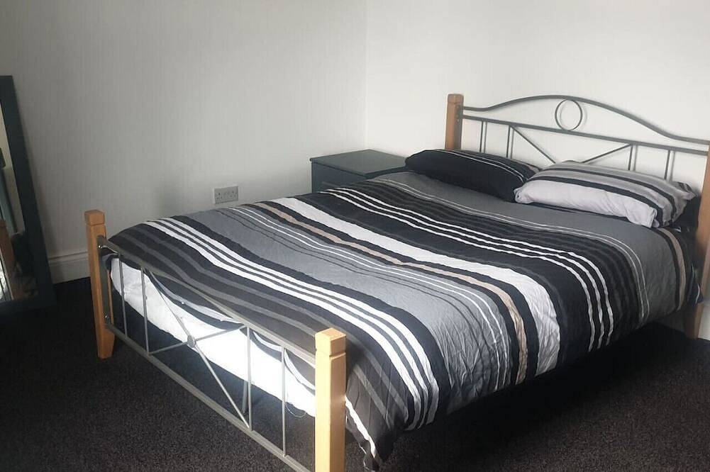 Hullidays》University Quarter 4 Bed House in Kingston-upon-Hull, Yorkshire and the Humber