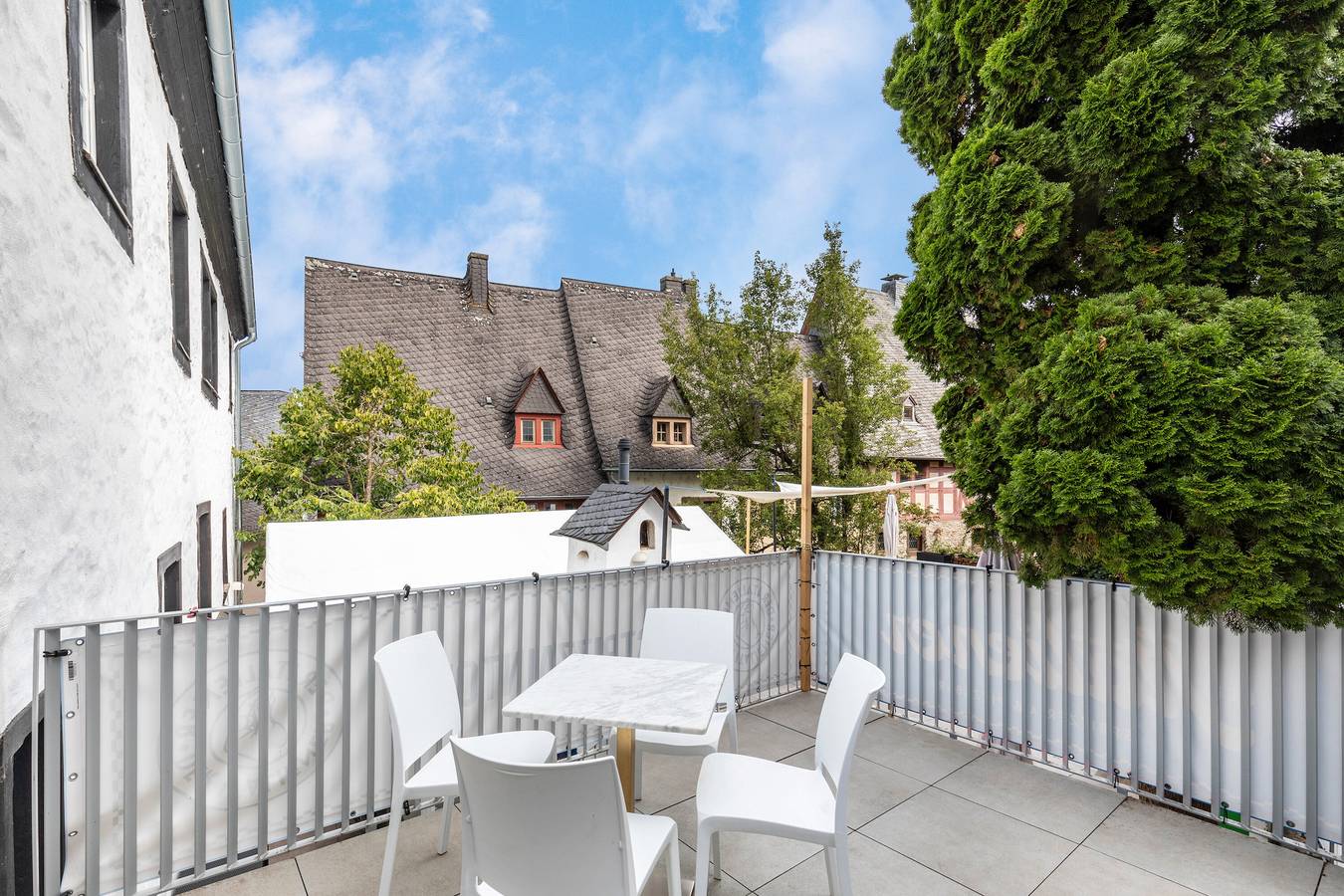 Geheel appartement, Appartement 'Werner-Senger-Haus 1' met gedeeld terras en wifi in Limburg (Duitsland), Lahntal