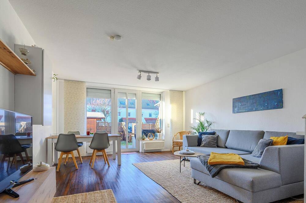 Entire apartment, Stylish house in Laatzen near Hannover Messe in Laatzen, Hanover Region