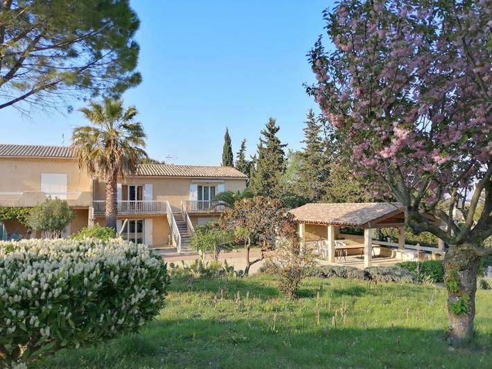 Appartement de vacances pour 4 personnes, avec Balcon et Terrasse ainsi que Jardin et Piscine