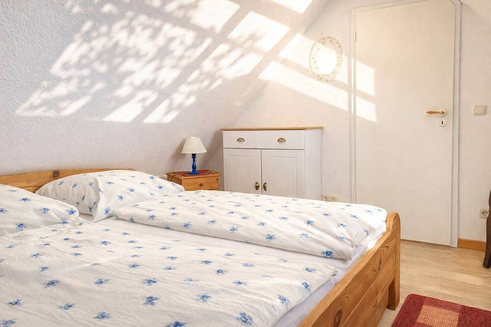 Ganze Wohnung, Hof Kracht – \"Tromper Wiek\" Wohnung für 6(-8) Personen mit Balkon & Ostseeblick in Putgarten, Rügen