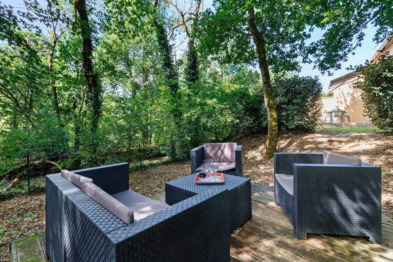 Maisonette nahe Sarlat-la-Canéda mit Gemeinschaftspool, privater Terrasse und Garten in Carsac-Aillac, Périgord Noir