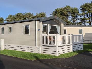 Caravan for 4 People in Brixham, Torbay, Photo 1