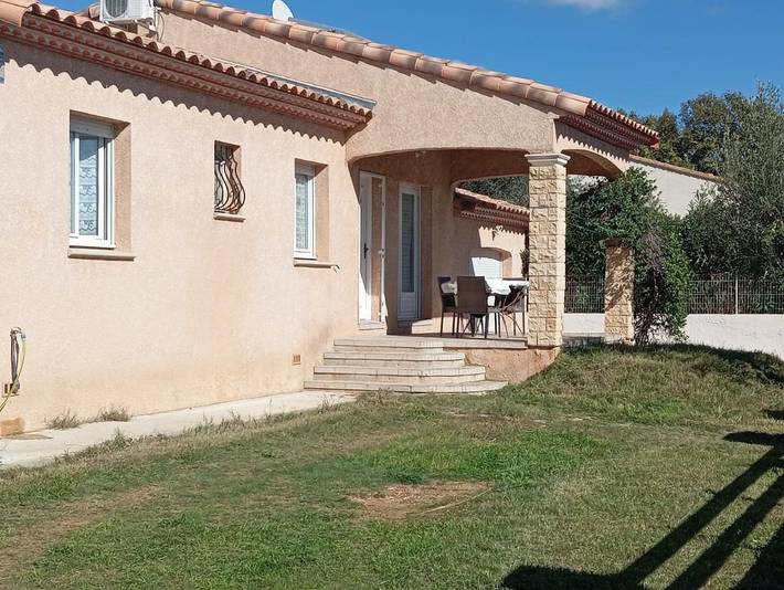 Location de vacances pour 6 personnes, avec Terrasse et Jardin à Le Cailar