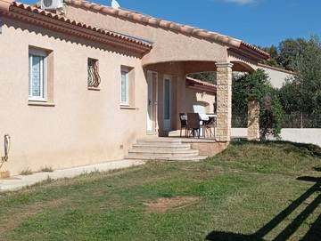 Cottage pour 6 personnes, avec jardin à Le Cailar