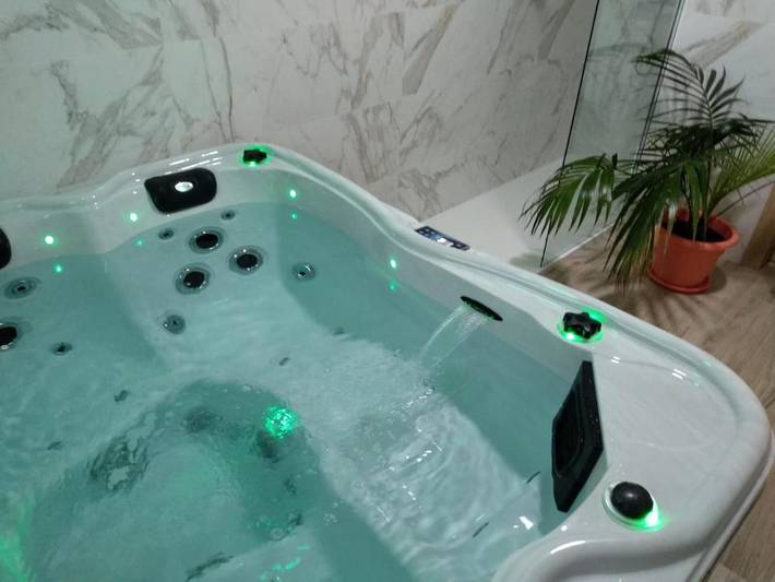Hôtel pour 3 personnes, avec Terrasse et Jacuzzi ainsi que Jardin et Vue à Calasparra