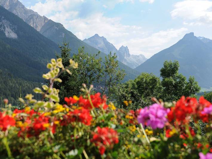 Ferienwohnung für 6 Personen, mit Ausblick und Terrasse sowie Garten und Sauna im Stubaital - 3