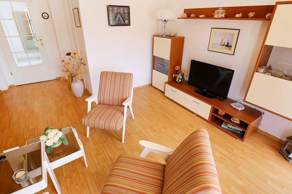 Ganze Wohnung, Ferienwohnung Đino,, Ist, hr in Zadar (Kommun), Otok Ist