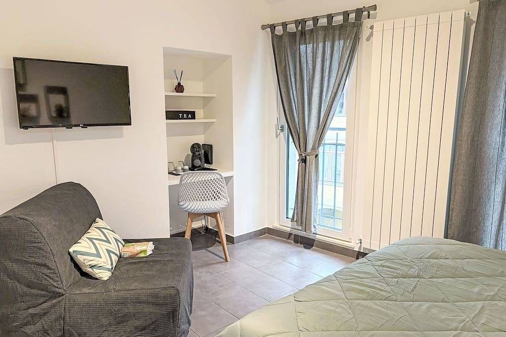 Ganze Wohnung, Gemütliche Wohnung für 3 Gäste mit Tv, Balkon, Haustiere erlaubt und Parkplatz in Lavena Ponte Tresa, Luganer See (Lombardei)